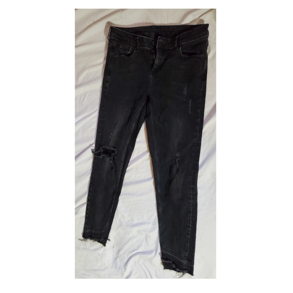 Black ripped Jeans